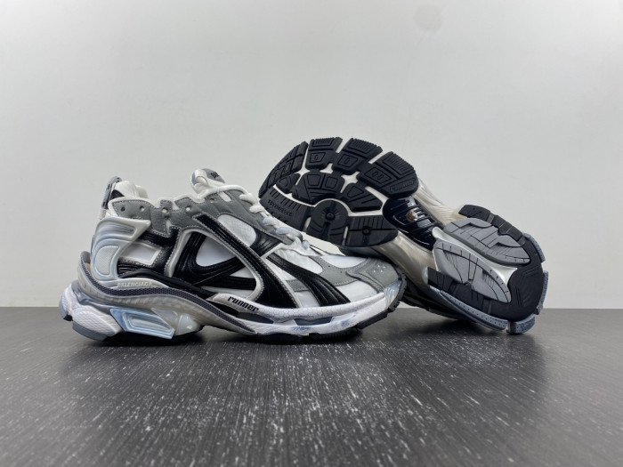 Ba*len*cia*ga runner sneaker