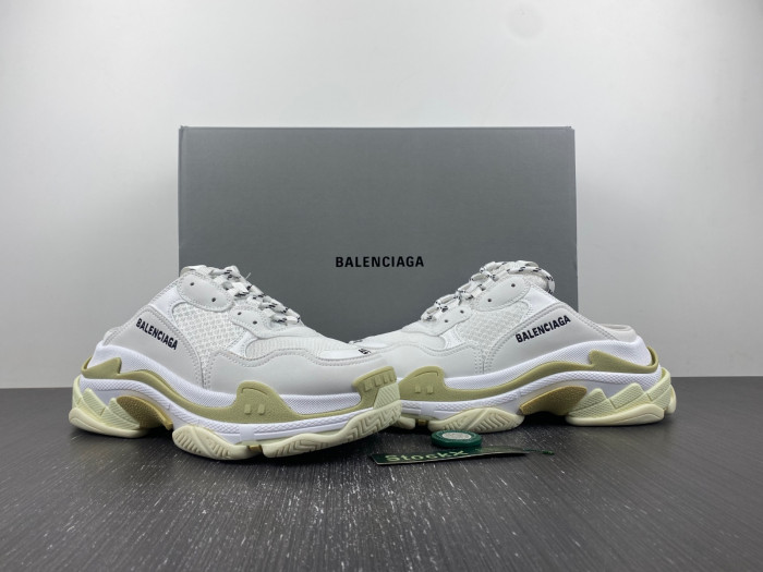 Ba*len*cia*ga triple s sneaker 80000101