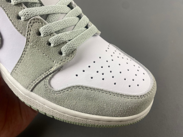air jordan 1 low "light green" fn5214-131