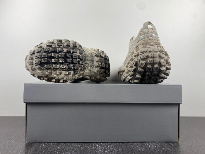 Ba*len*cia*ga defender sneaker