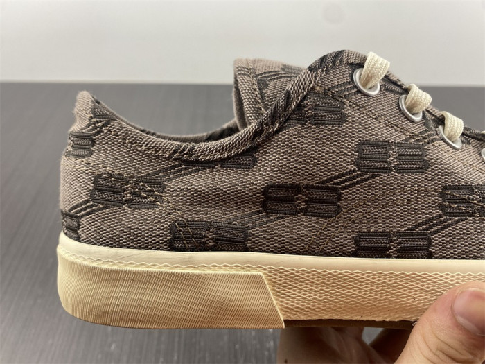 Ba*len*cia*ga sneaker
