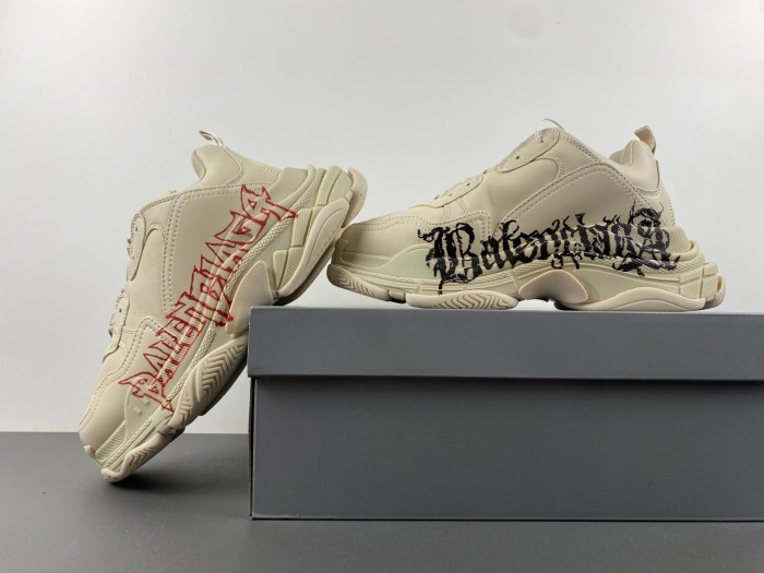 Ba*len*cia*ga triple s sneaker