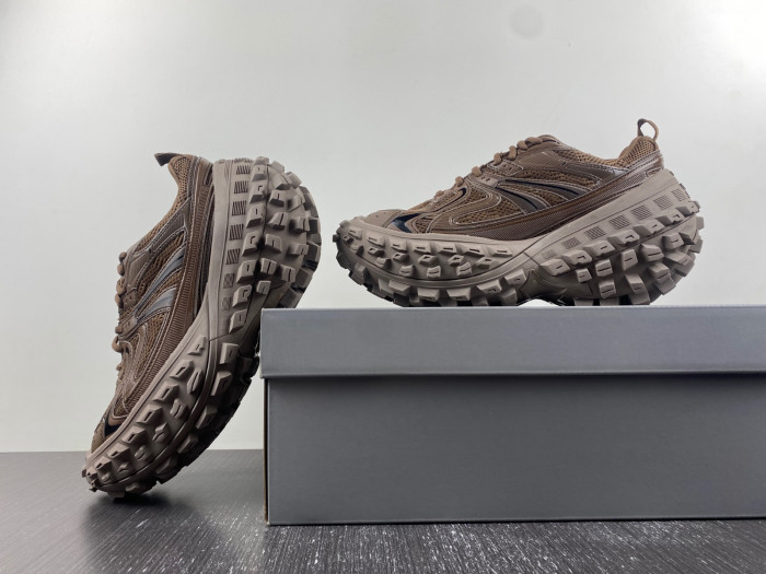 Ba*len*cia*ga defender sneaker