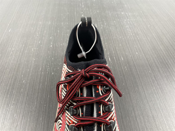 G*u*i* trainer sneaker89