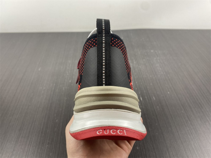 G*u*i* trainer sneaker89