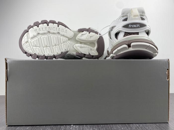 Ba*len*cia*ga track 8000063