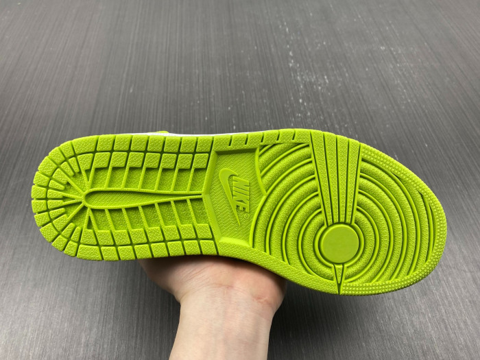 air jordan 1 low "vivid green snakeskin