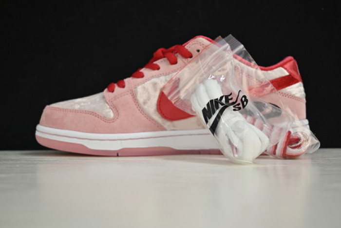 nike dunk sb low strangelove skateboards ct2552-800