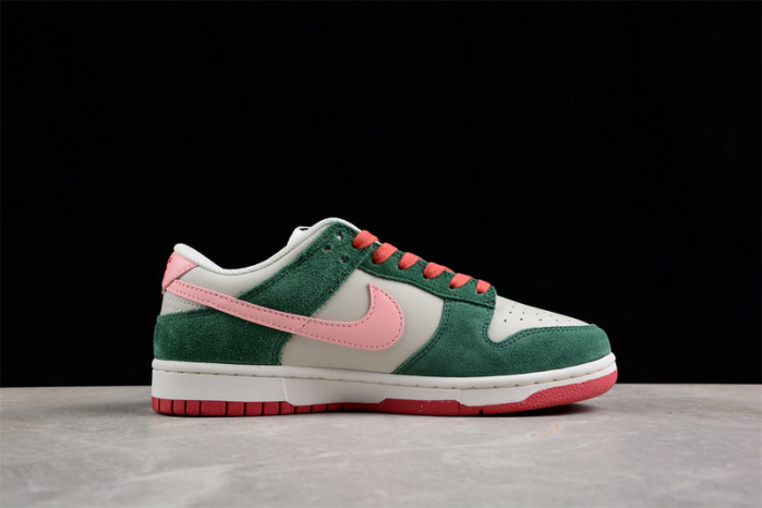 nike dunk low se all petals united fir green fn8923-061