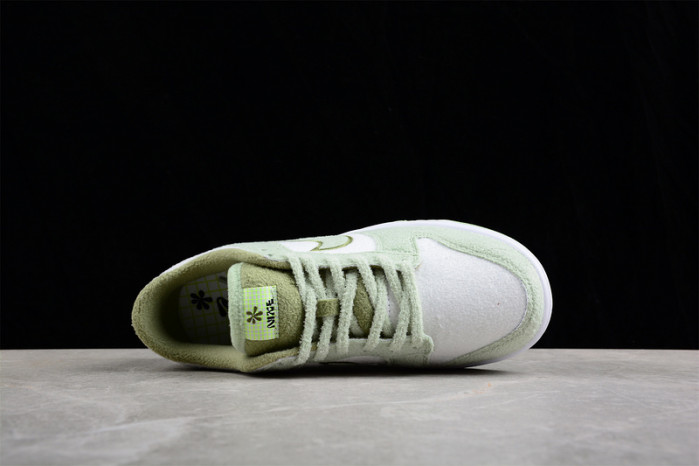 nike dunk low se fleece pack honeydew dq7579-300