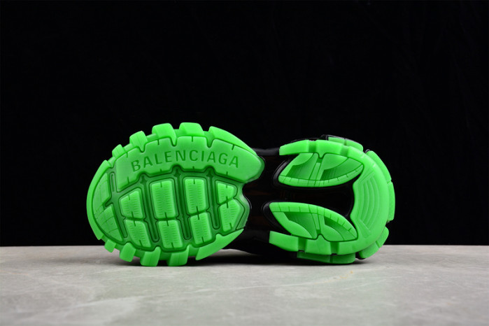 Ba*len*cia*ga track 8000017