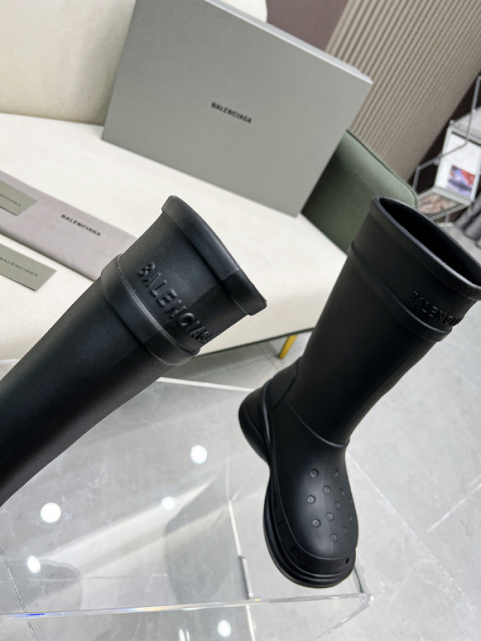 ba*len*cia*ga x Cr0c5 chunky rubber boots b02
