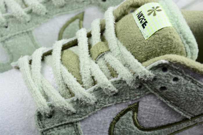 nike dunk low se fleece pack honeydew dq7579-300