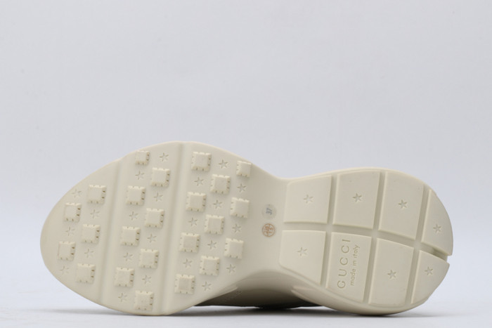 G*u*i* rhyton sneaker