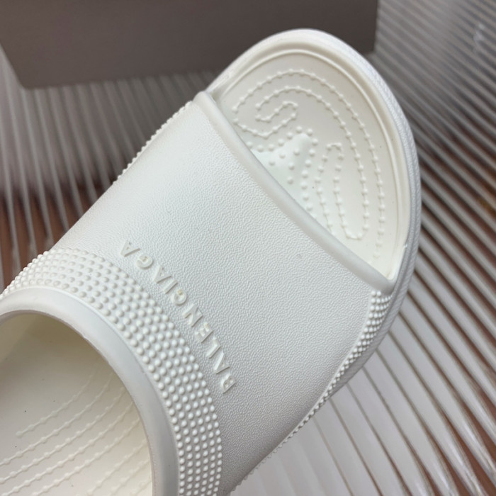 balenciag* sandal bs63