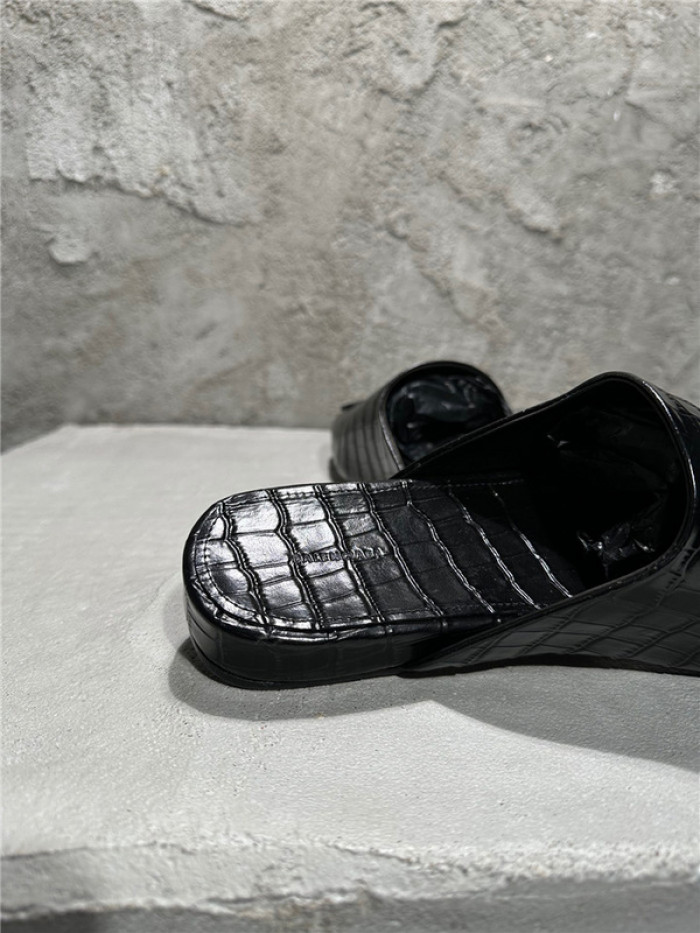 balenciag* sandal bs67