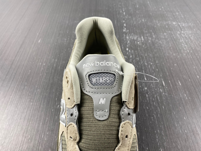 Bape x New Balance 2002R M2002RHO DFY17