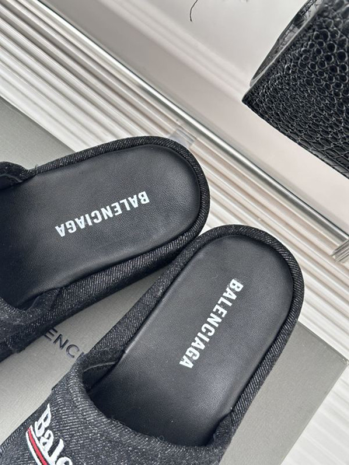 Balenciag* Sandal BS81