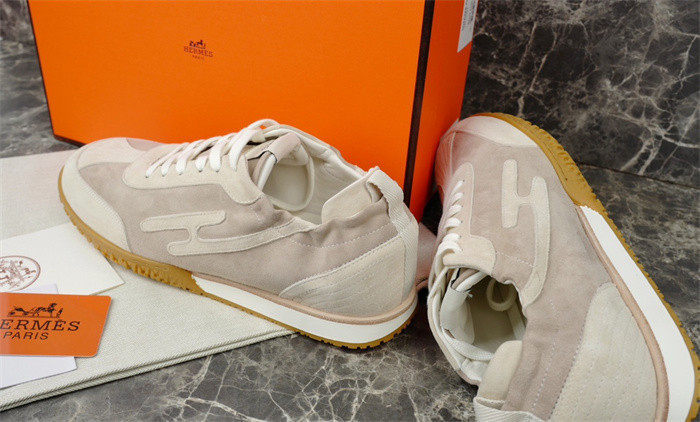 H**me5 snekaers hm004