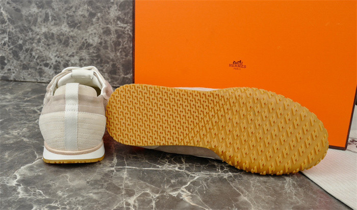 H**me5 snekaers hm004