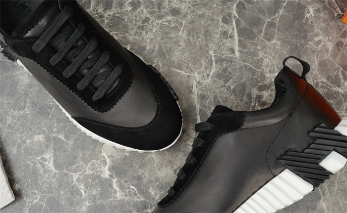 H**me5 snekaers hm002