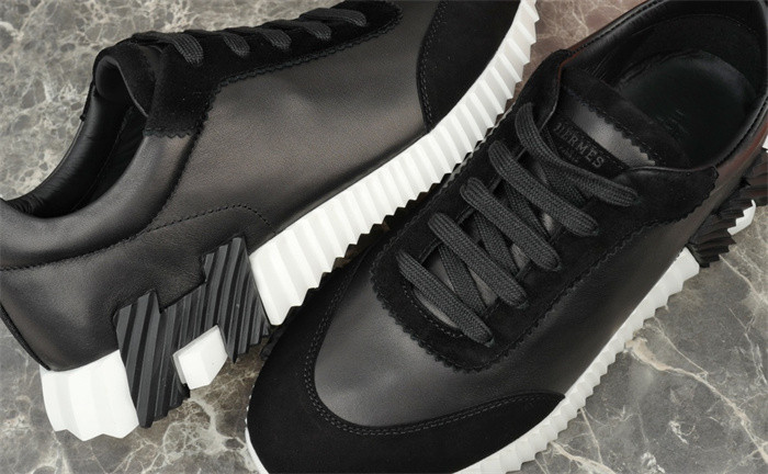 H**me5 snekaers hm002