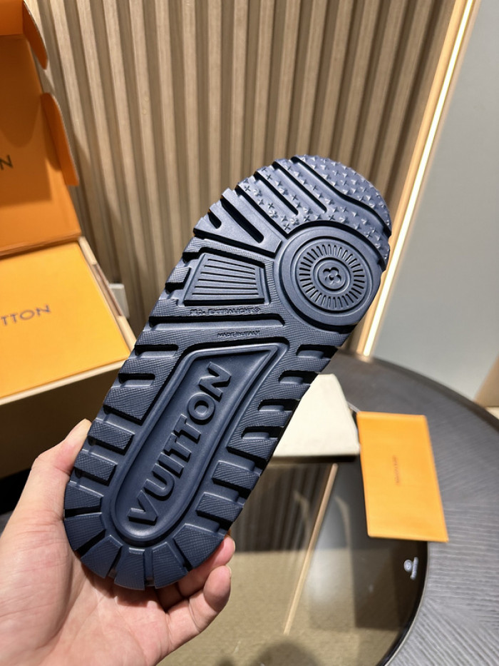 LV snekaers L0000402