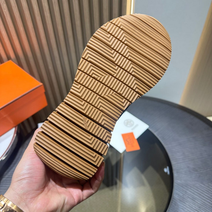 H**me5 snekaers hm049