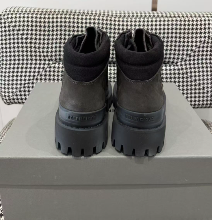 Ba1en*iaga Boots 80000297