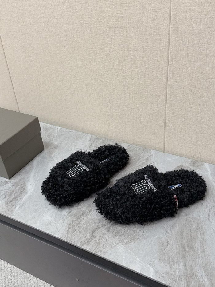 Balenciag* Sandal BS115
