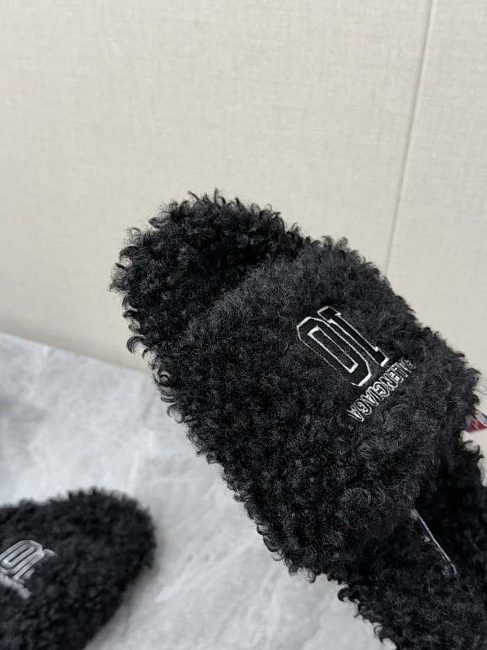 Balenciag* Sandal BS115