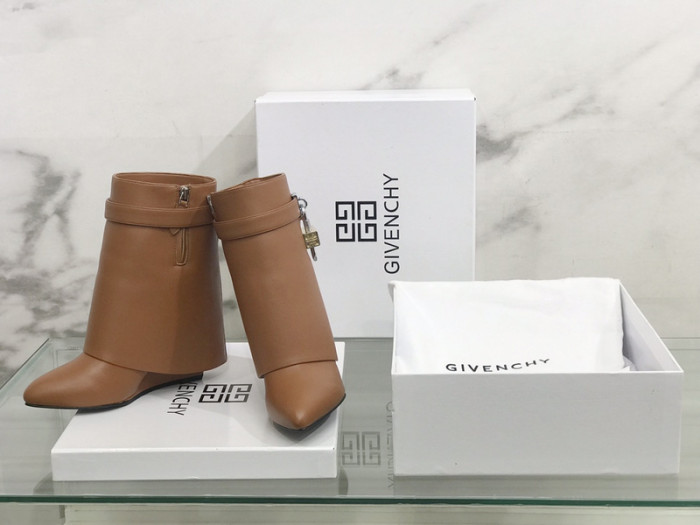 Givenchy Boots 660016