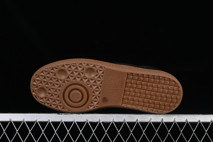 ma*s*n Ma*i*la calfskin black s58ws0106