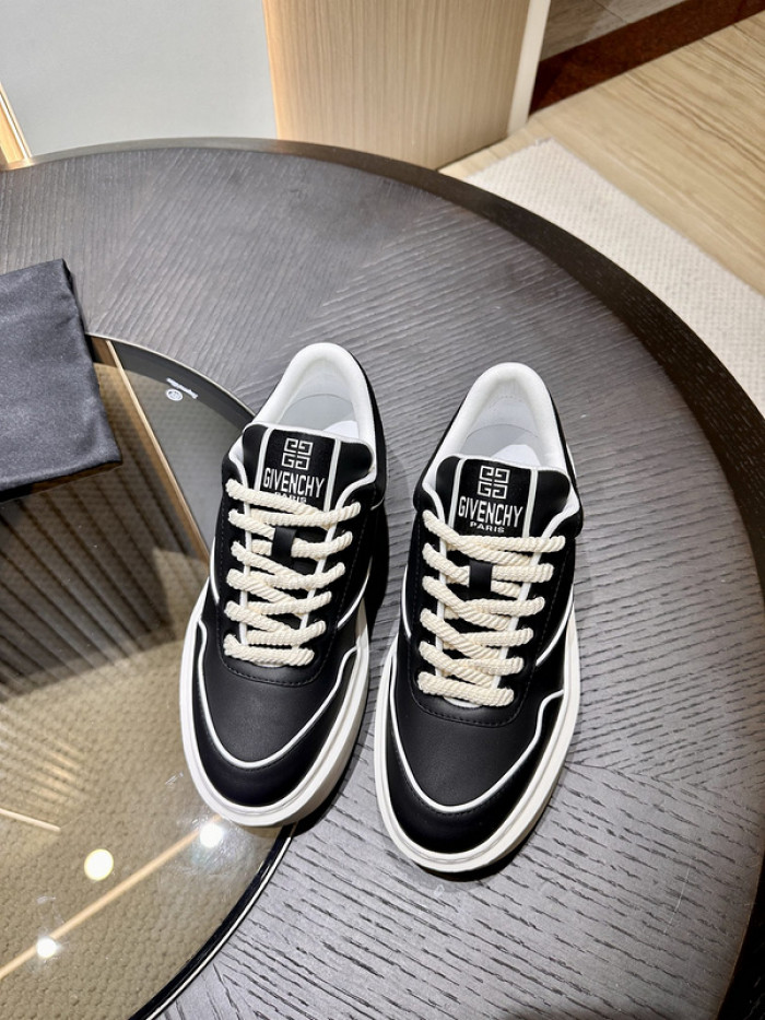 Givenchy Sneakers 660021