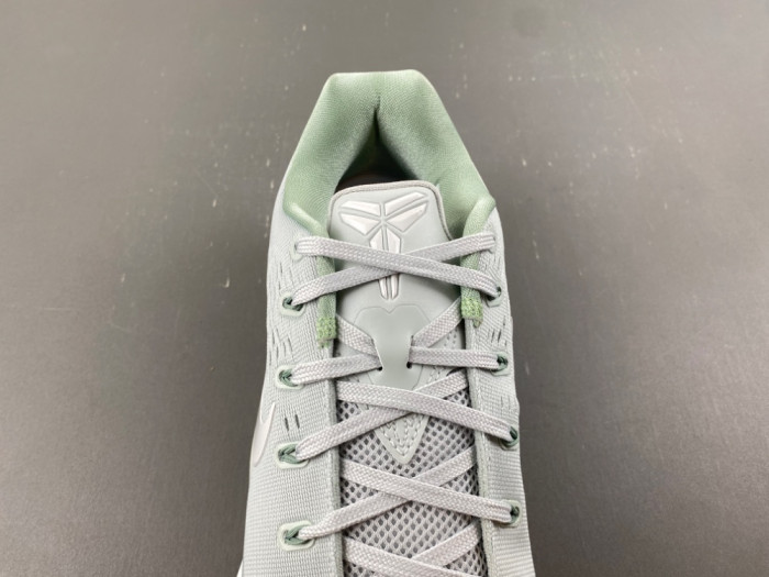 Nike Kobe 9 EM Low Protro Light Silver Steam IH1401-003