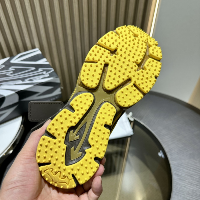 Off-White Be right back OWIA289F29