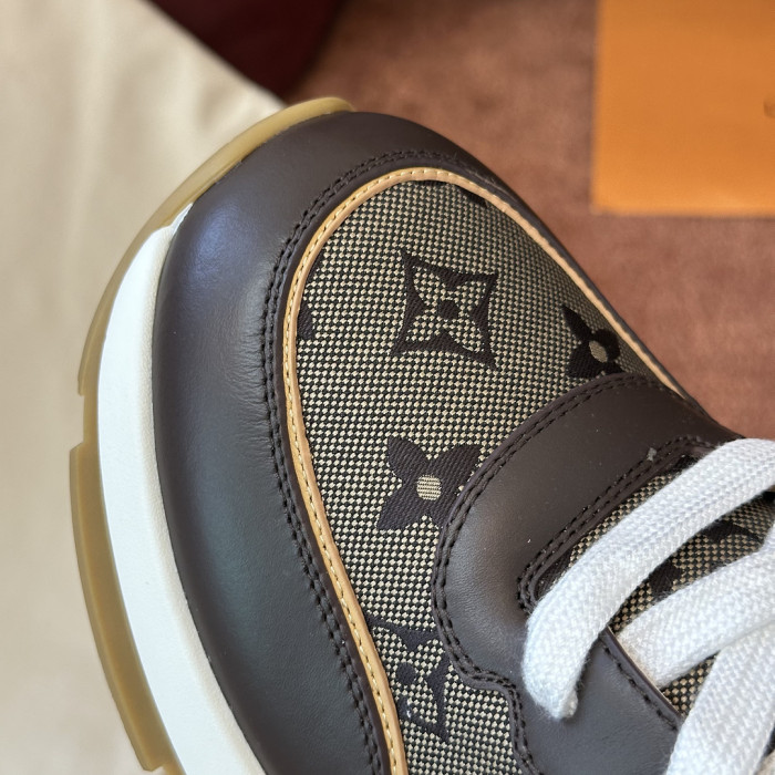 LV snekaers L0000810