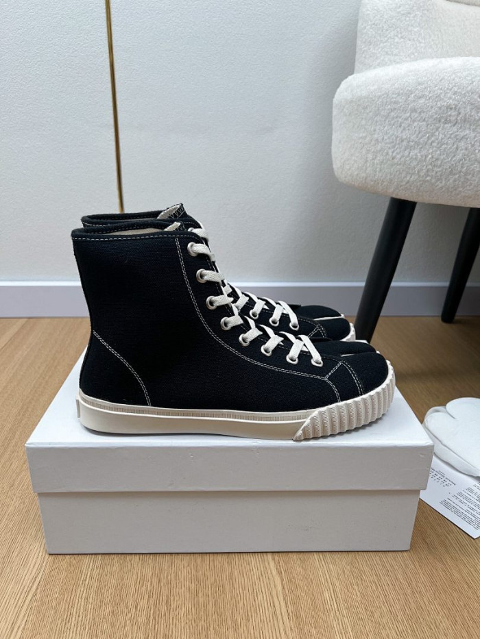 Ma1s0n Marg*e1a CALFSKIN S57WS0367