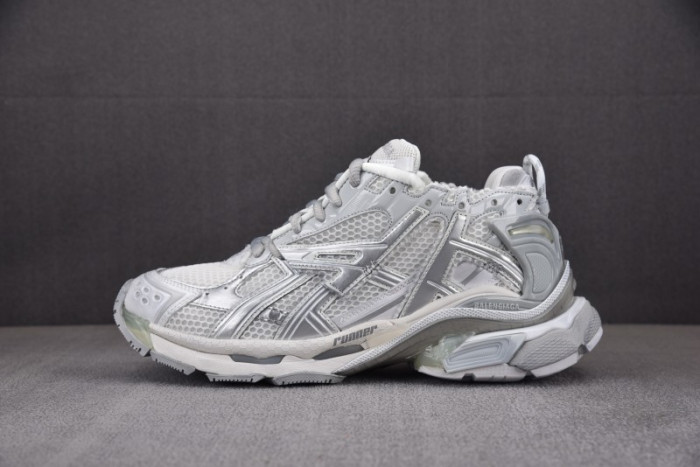 Ba1en*iaga runner sneaker w3rbl 8100