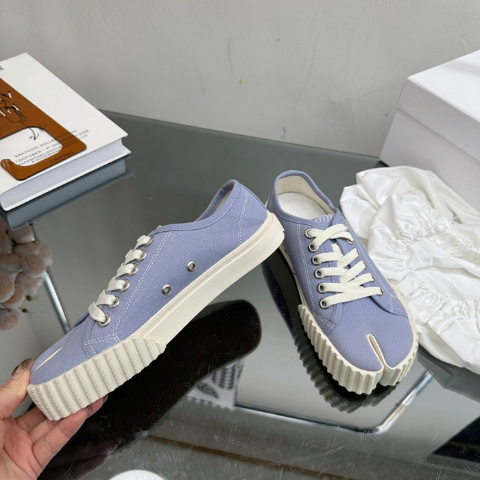 Ma1s0n Marg*e1a CALFSKIN S57WS0370