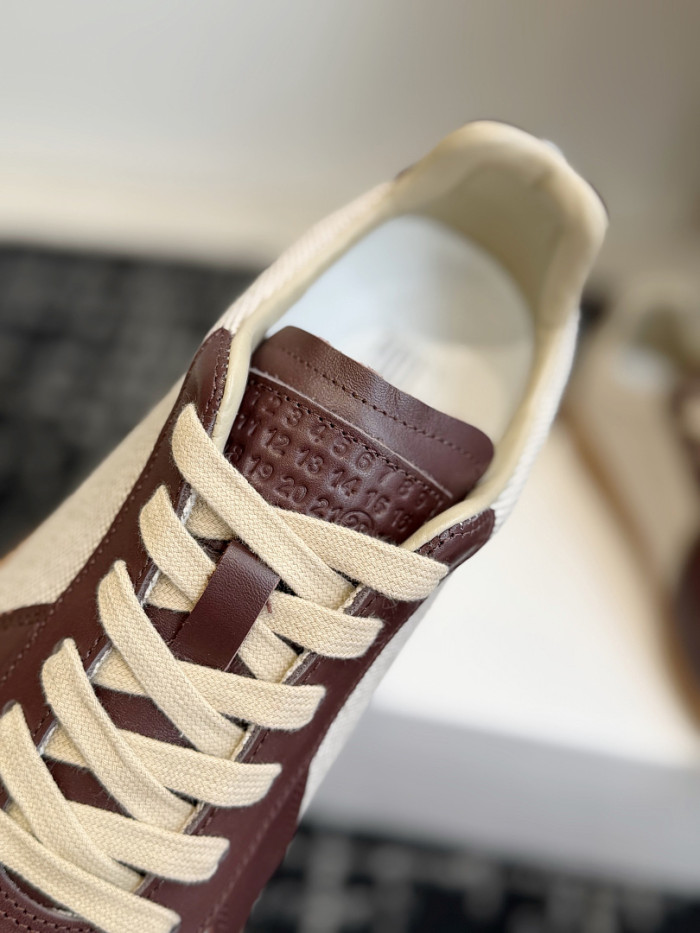 Ma1s0n Marg*e1a CALFSKIN S57WS0404