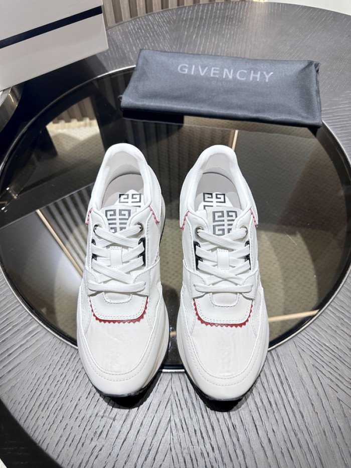 Givenchy Sneakers 660052