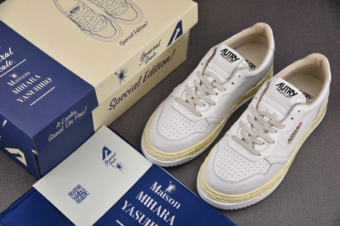 Ma1s0n MIHARA YASUHIRO SNEAKER MMYS99
