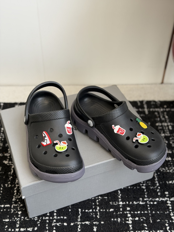 Balenciag* Sandal BS121