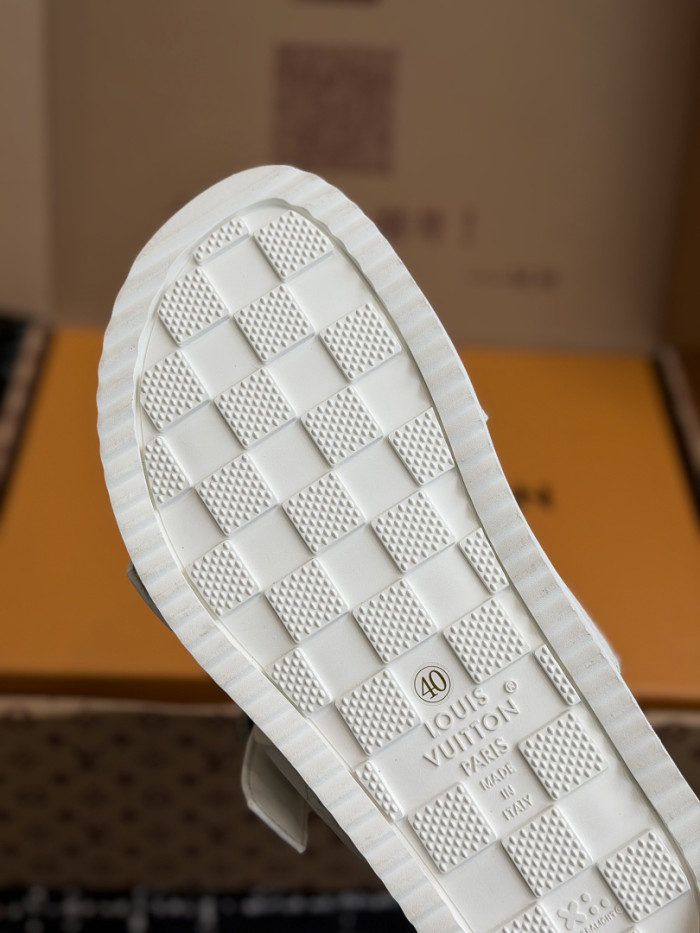 L&V sandal 280