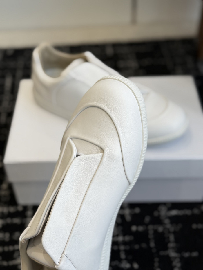 Ma1s0n Marg*e1a CALFSKIN S57WS0364