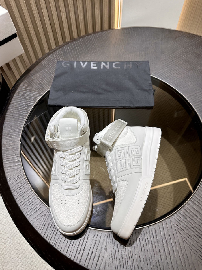 Givenchy Sneakers 660025