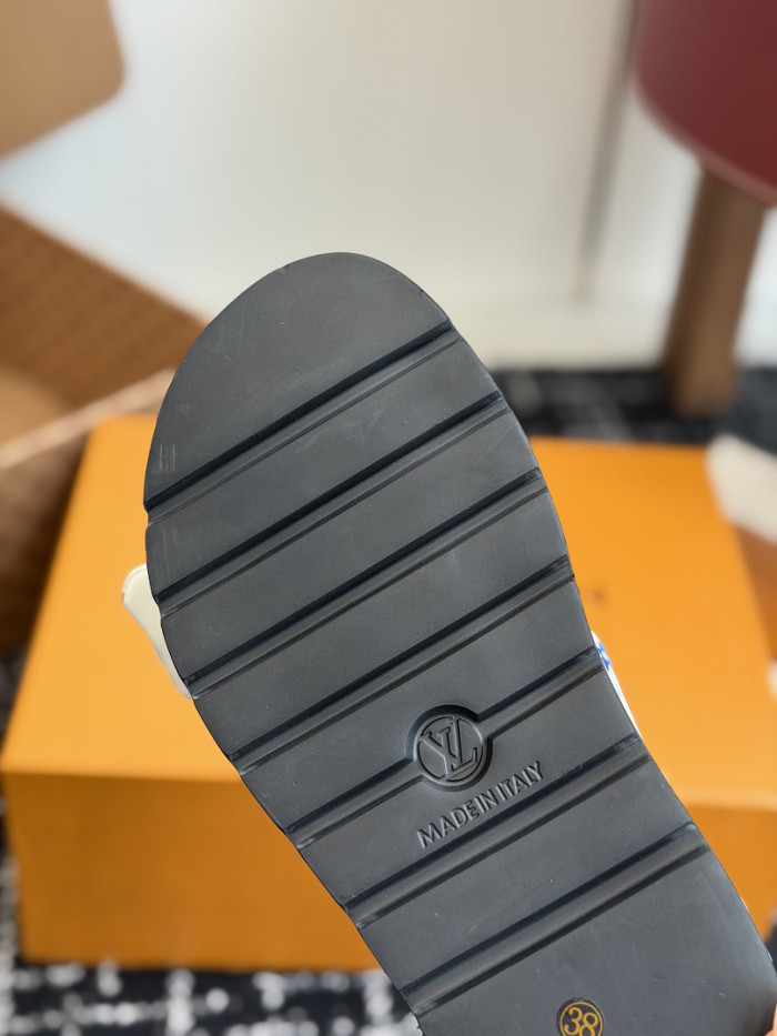L&V sandal 252