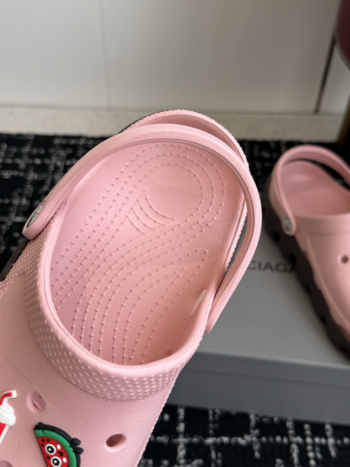 Balenciag* Sandal BS123
