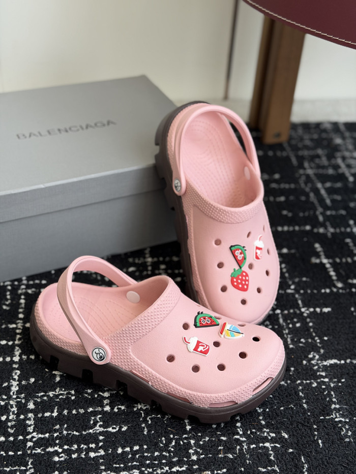 Balenciag* Sandal BS123